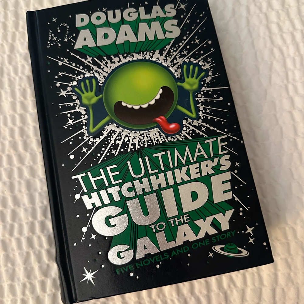 The Ultimate Hitchhiker's‎ Guide to the Galaxy Book